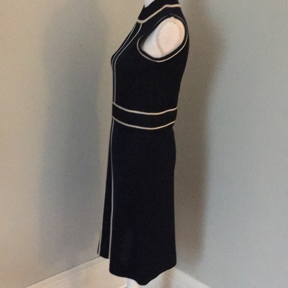 VINTAGE navy sleeveless knee length dress with cream piping - Picture 3 of 9
